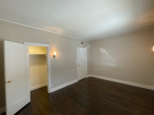 Building Photo - 705 Brent Ave