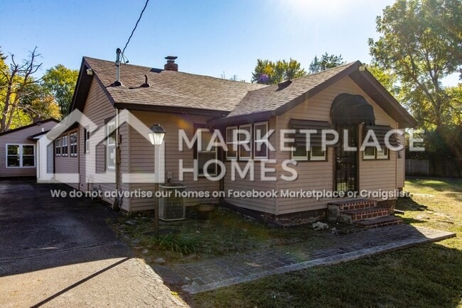 Building Photo - 3301 Brewer Dr