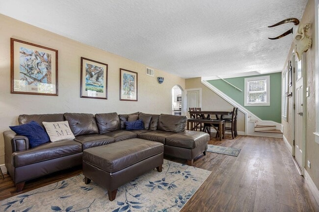 Building Photo - 1425 E Crisafulli Rd