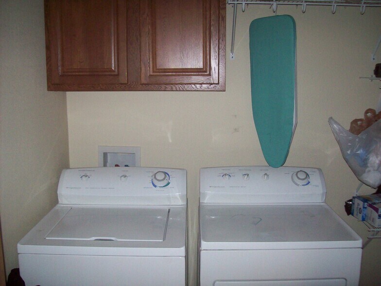 Building Photo - 1202 Ratone St