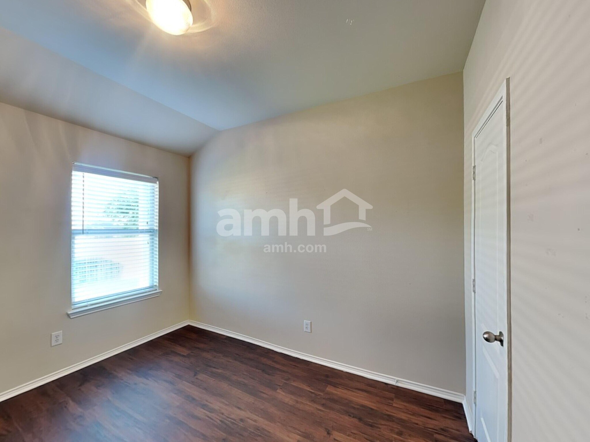 Building Photo - 9053 Weller Ln