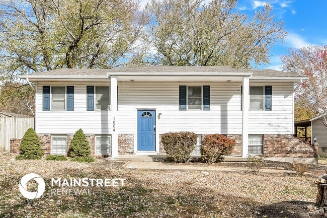 Building Photo - 1004 NE Westwind Ct