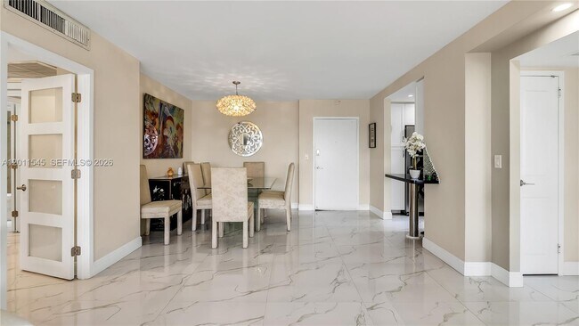 Building Photo - 3140 S Ocean Dr