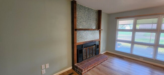Building Photo - 3BR, 2BTH Beautiful ranch style home with ...