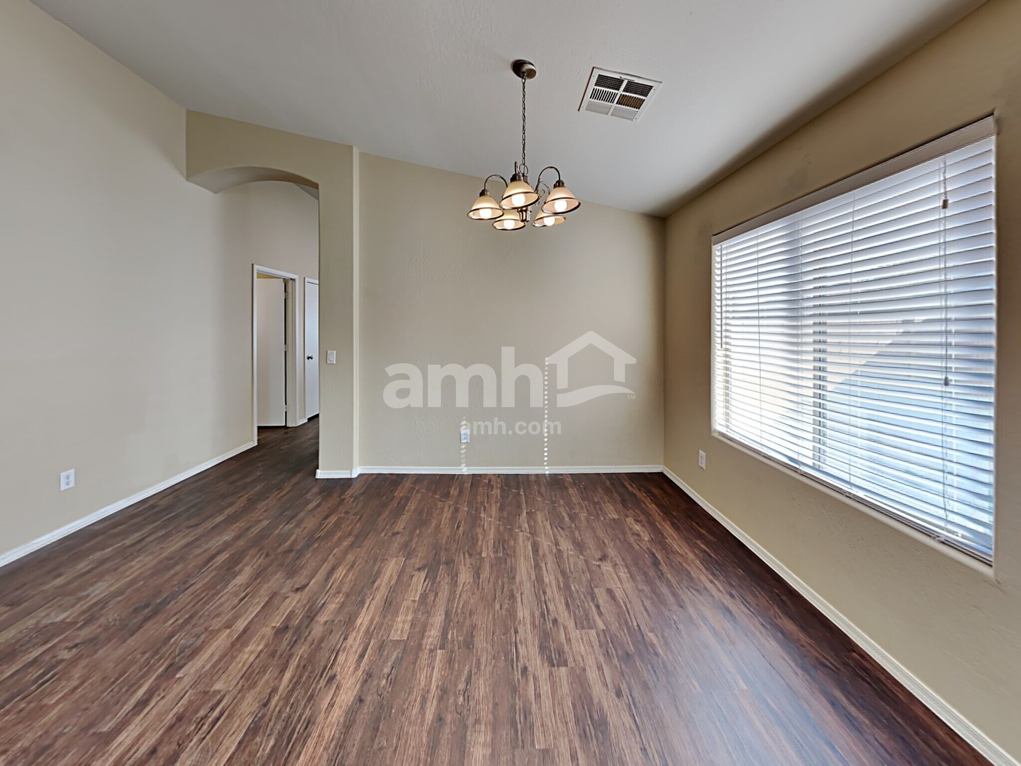Building Photo - 25780 W Elwood St