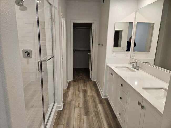 Building Photo - 1200 Lasso Way