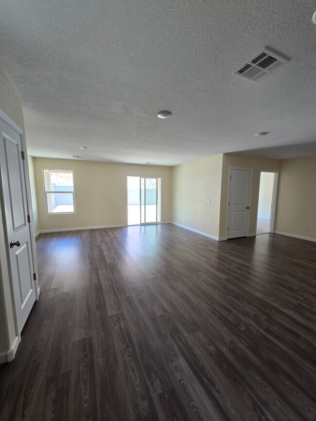 Building Photo - 2384 Tapatio Dr