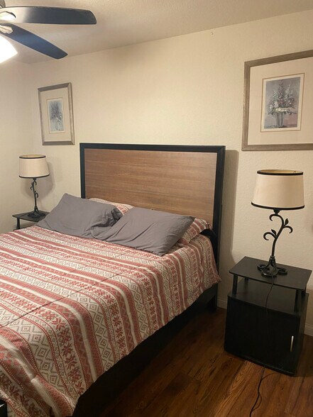 Building Photo - 9938 Buena Vista Dr