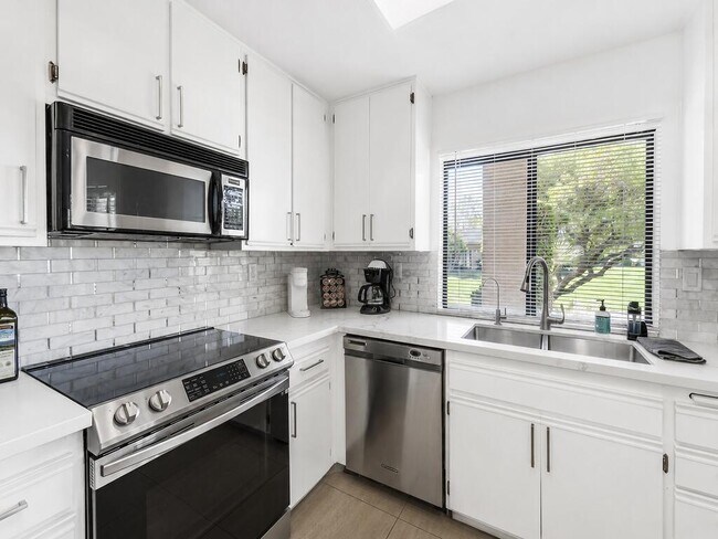 Building Photo - 67573 N Natoma Dr