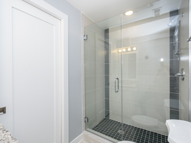 Building Photo - 2163 N Bell Ave