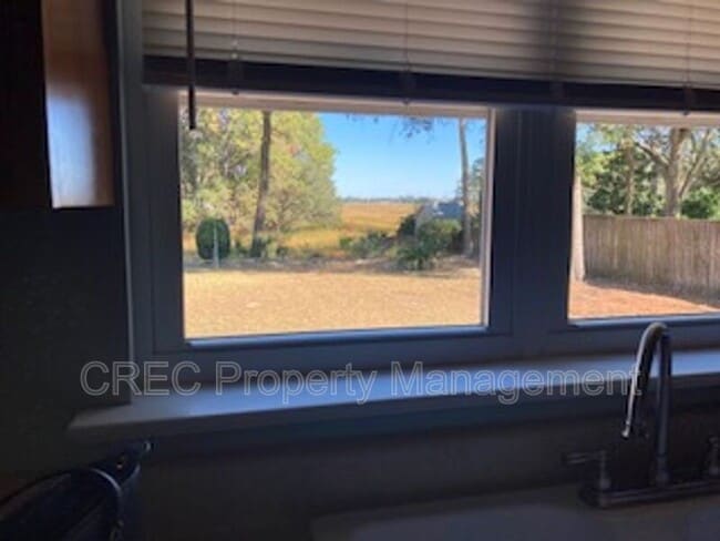 Building Photo - 9 Penn Ave