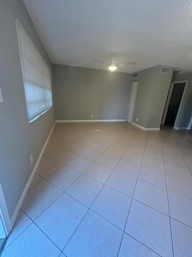 Building Photo - 3109 NW 2nd Terrace