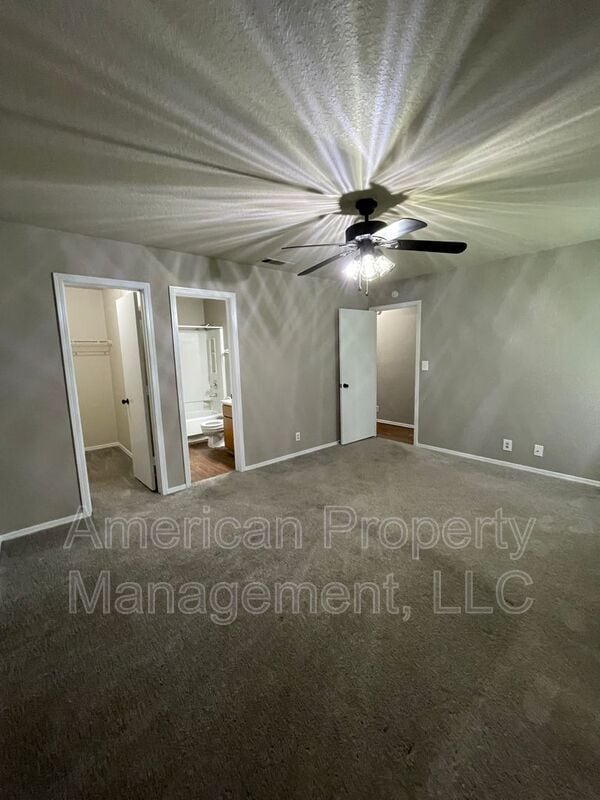 Building Photo - 13120 E 44th St