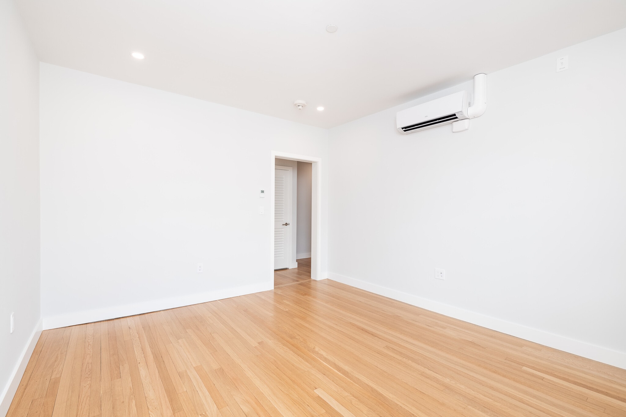 Building Photo - 17 A Forest St