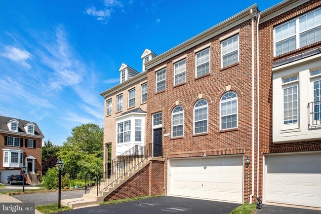 Primary Photo - 17485 Bayou Bend Cir