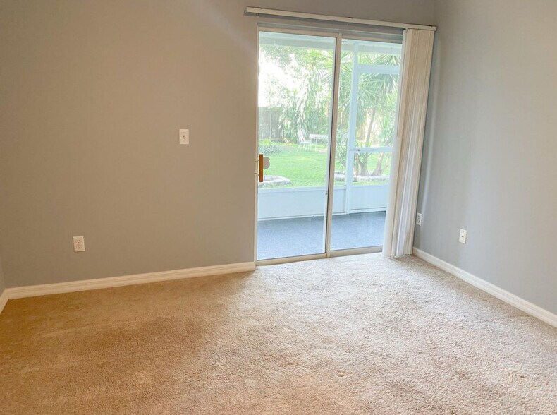 Building Photo - 2805 E Washington St