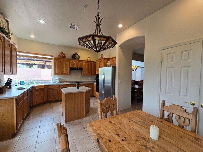 Building Photo - Furnished, Long-Term Rental Minimum 6 months rental.