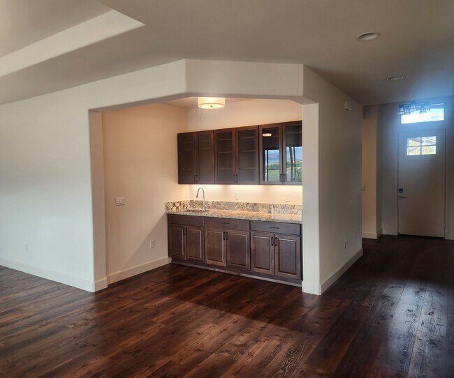 Building Photo - Beautiful Damonte Ranch Home