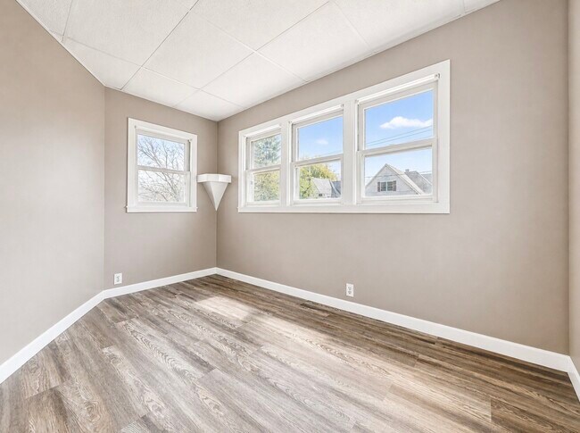 Building Photo - 16 Highland Ave