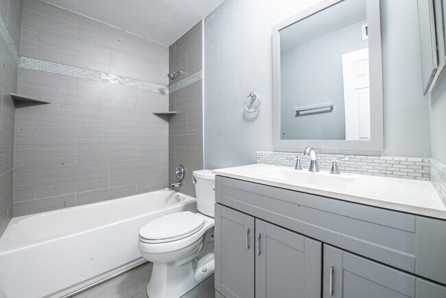 Building Photo - 5101 Carriage Way Dr