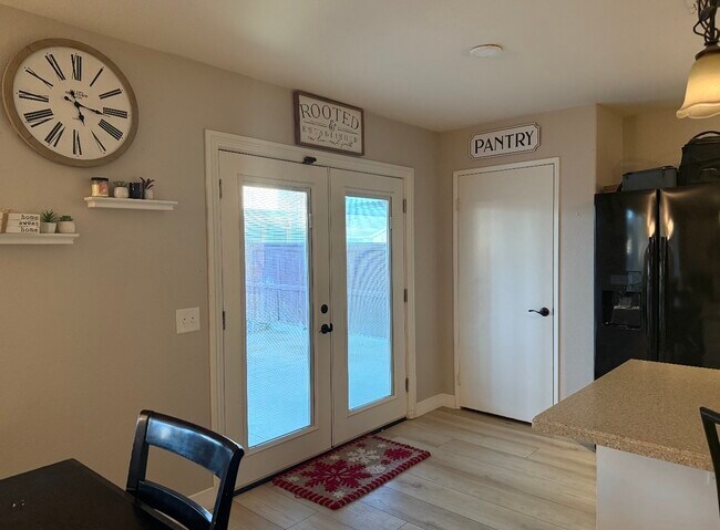 Building Photo - 30454 Silver Hawk Dr