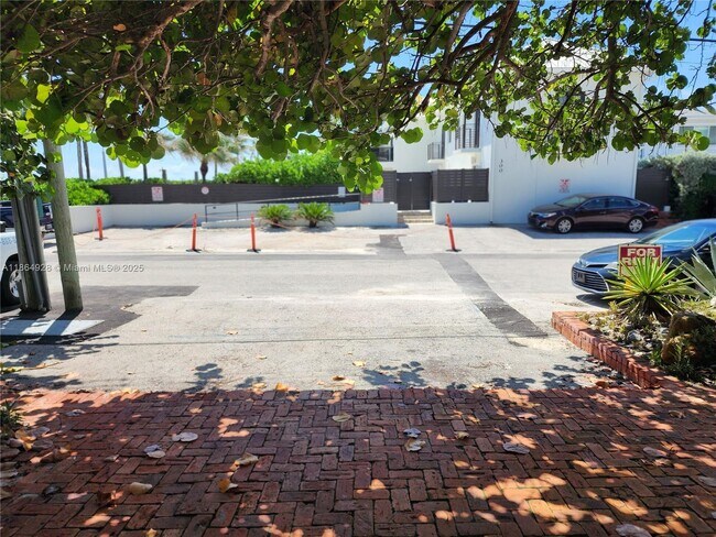 Building Photo - 315 Walnut St