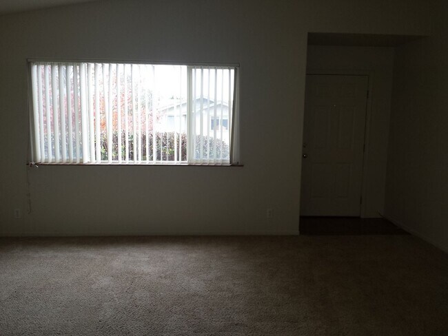 Building Photo - 3/2 House with Double Car garage in McK