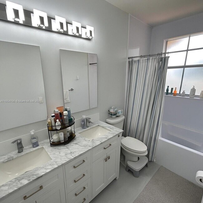Building Photo - 12553 SW 121st Way