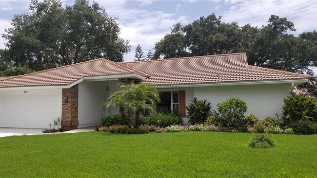Building Photo - 5810 Garden Lakes Majestic