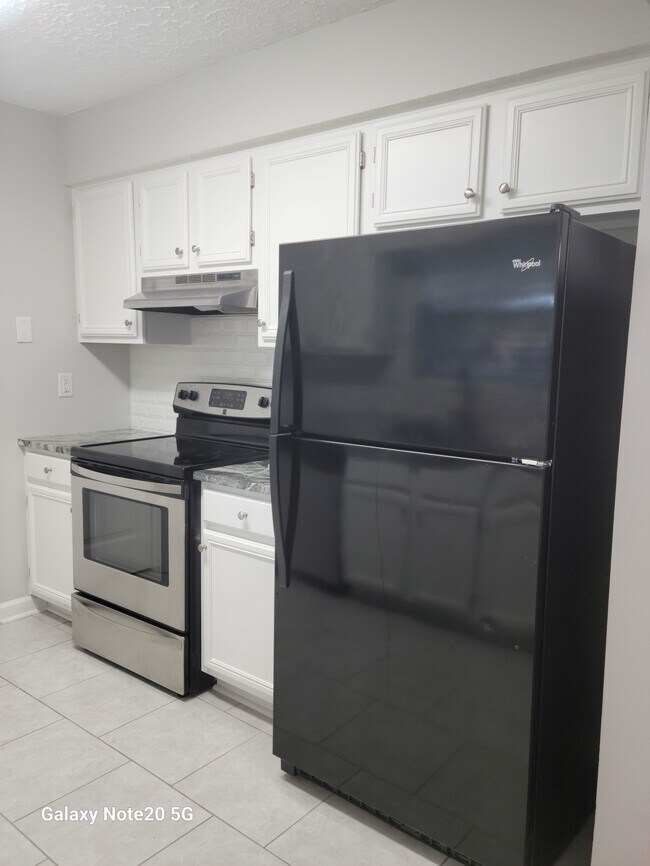 Building Photo - 667 Roebling Rd