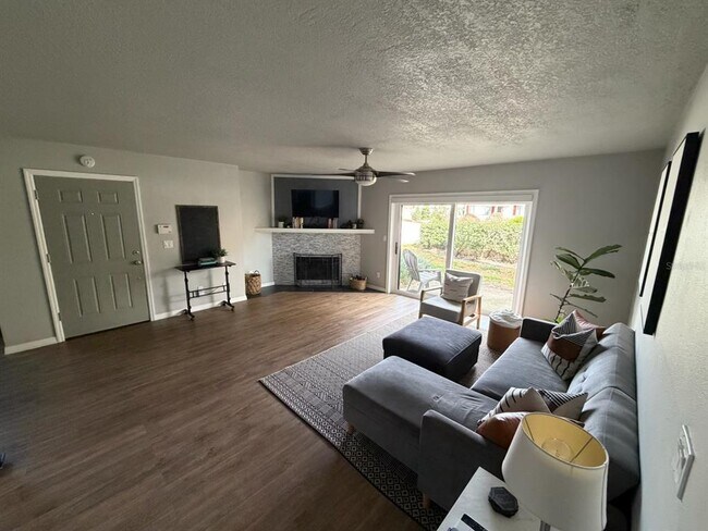 Building Photo - 110 Killarney Bay Ct