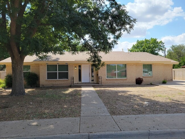 Primary Photo - 3208 Futura Dr