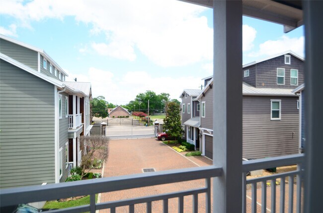 Building Photo - 8610 Ashland Way