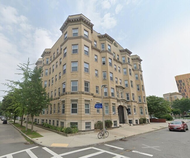 Building Photo - 14 Palace Rd