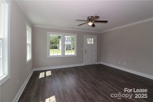 Building Photo - 3973 Newhall Dr NW