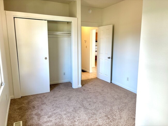 Building Photo - Charming Home in the Conveniently Located Southgate Neighborhood, Character-Rich Trims and Fully ...