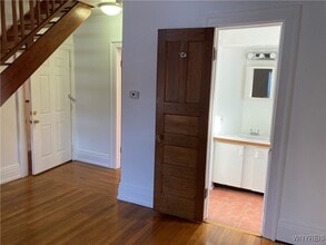 Building Photo - 451 Franklin St