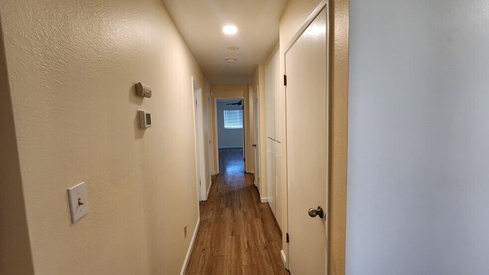 Building Photo - 1385 Wimbledon Ct