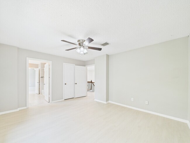 Building Photo - 702 Daria Ct