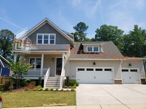 Building Photo - 413 Ancient Oaks Dr