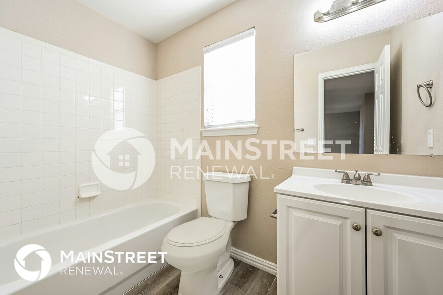 Building Photo - 2911 S Tower Way