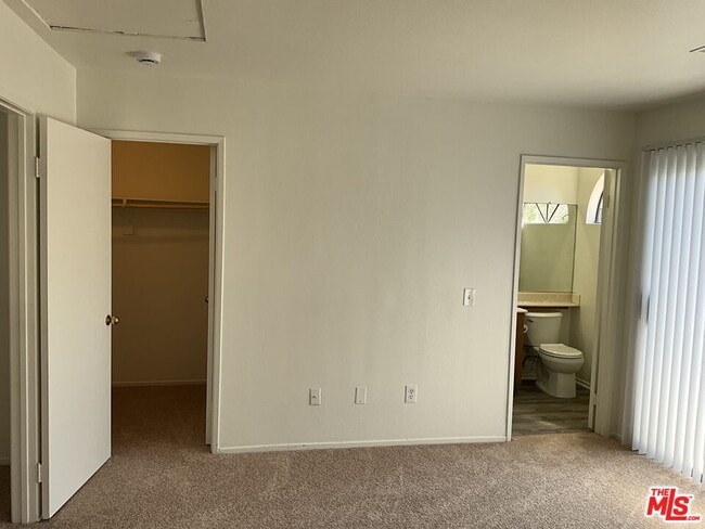 Building Photo - 544 N Orange Ave