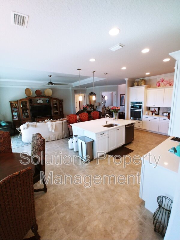 Building Photo - 918 Casa Dolce Casa Cir