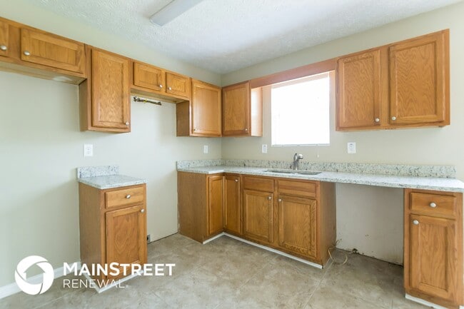 Building Photo - 9563 Fairway Turn