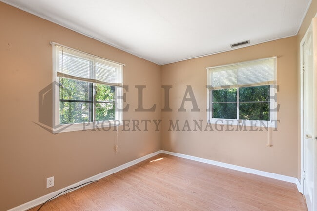 Building Photo - 749 N Westridge Dr