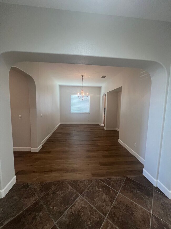 Building Photo - 721 Bluestone Cir