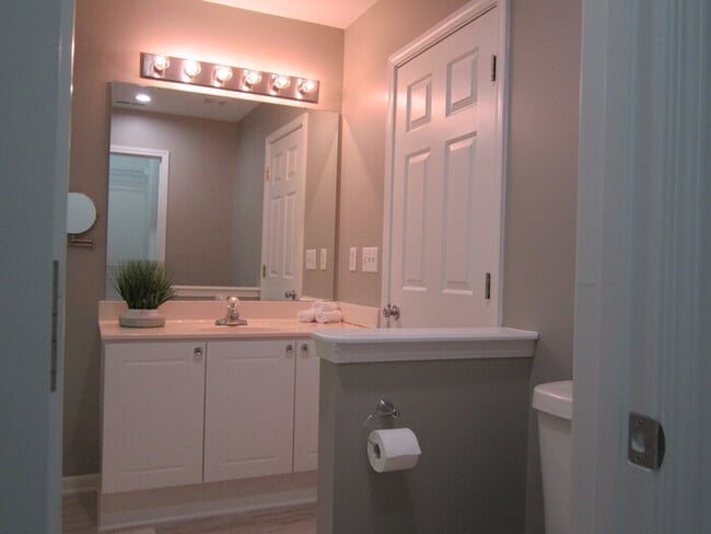 Building Photo - Beautiful Updated Home in Desirable Starmo...