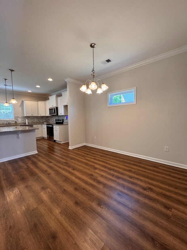 Building Photo - 320 Alameda Ln