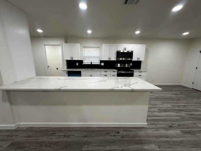 Building Photo - 2507 Blyth Dr