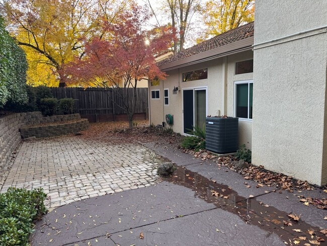 Building Photo - Beautiful single level corner lot